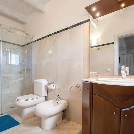 4 Bedroom Lovely In Muro San Lorenzo